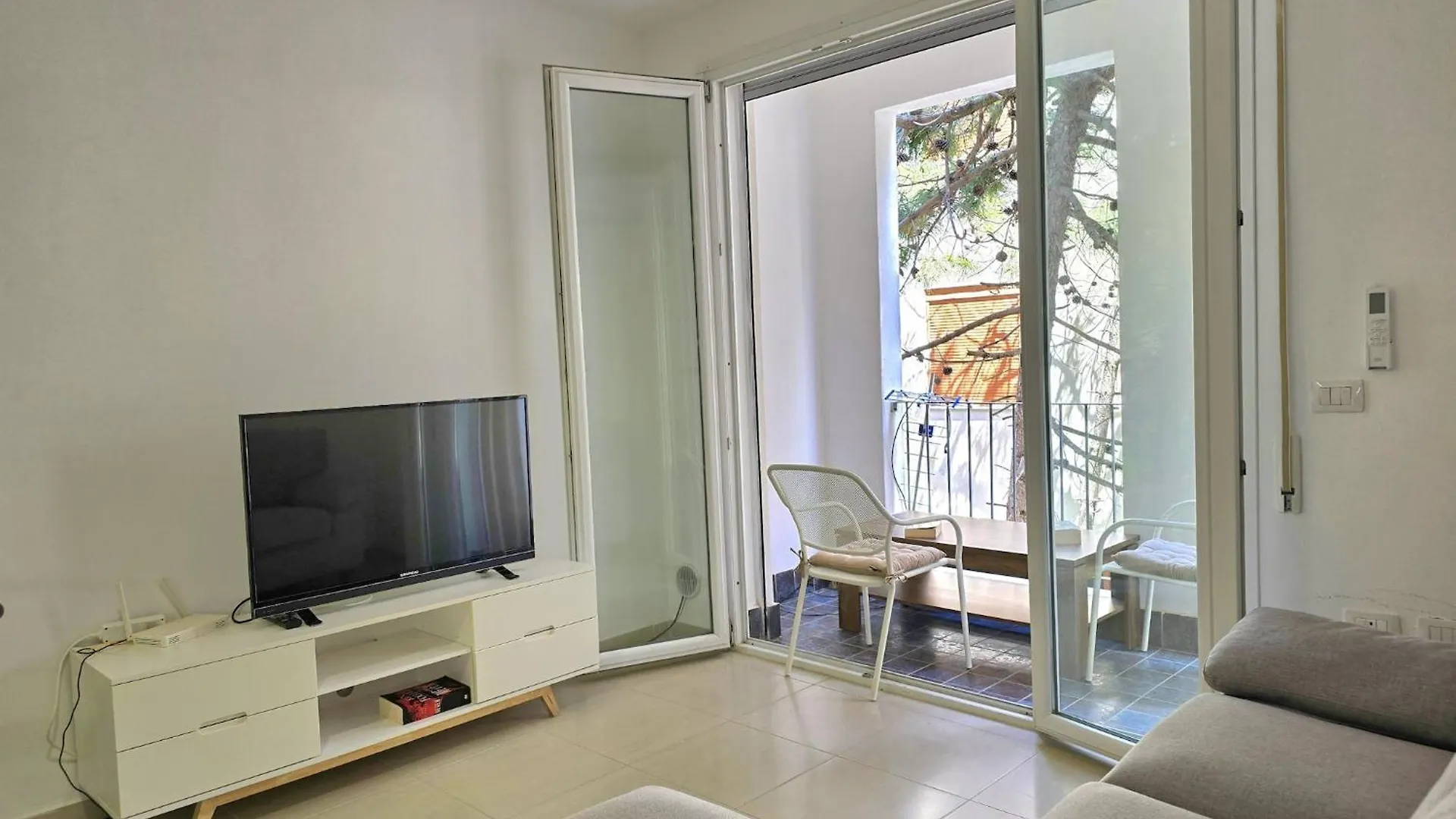 Apartamento Tastefully Furnished Getaway In Durr S Durrës