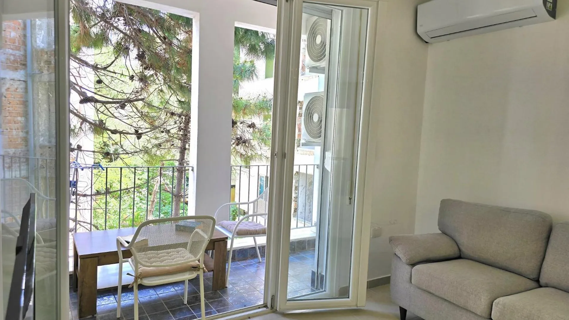 Apartamento Tastefully Furnished Getaway In Durr S Durrës Albania