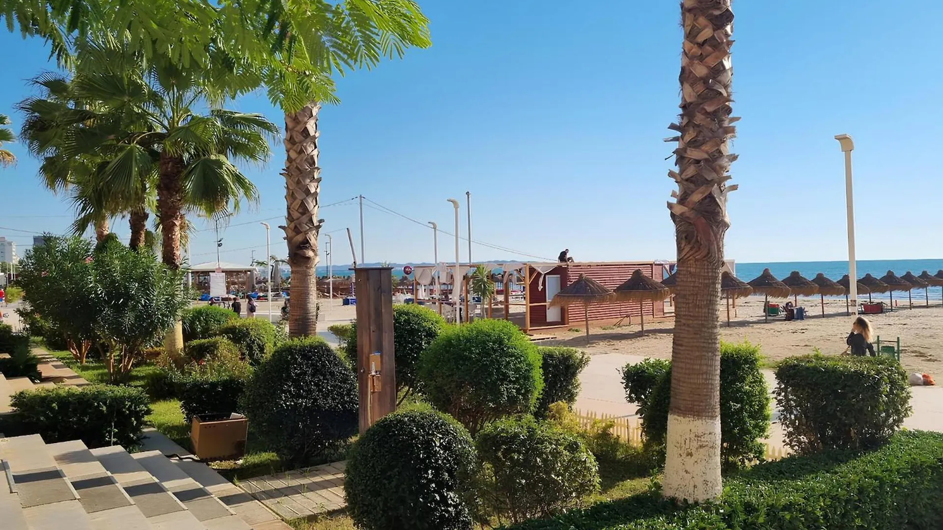 Apartamento Tastefully Furnished Getaway In Durr S Durrës